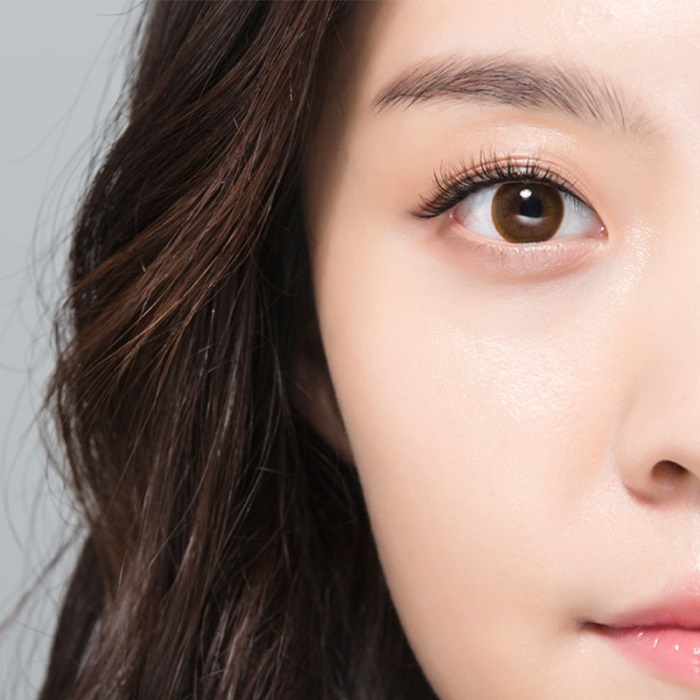 Drooping eyelids: Causes and treatment  Thumbnail