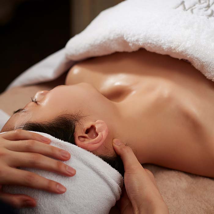 TÌM HIỂU VỀ DỊCH VỤ MASSAGE LƯNG VÀ CHĂM SÓC DA MẶT CAO CẤP Thumbnail